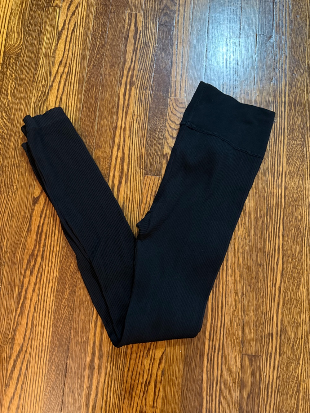Kindly Yours Black Ribbed Crossover V-Waist Leggings - Size M